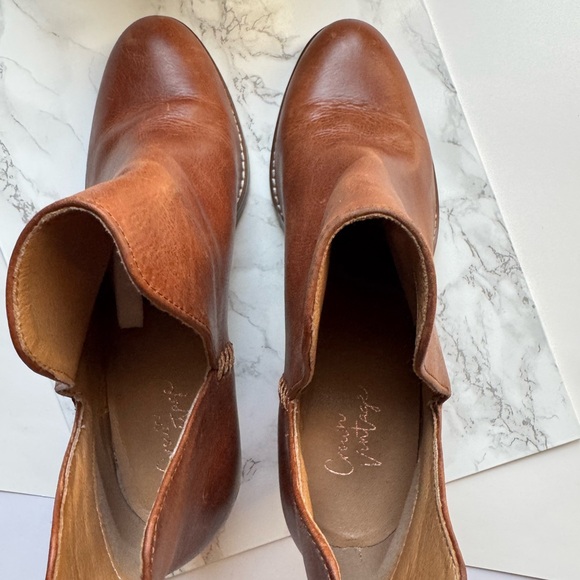 Crown Vintage Firiat Bootie size 9 Color Cognac NWOT - Picture 5 of 12